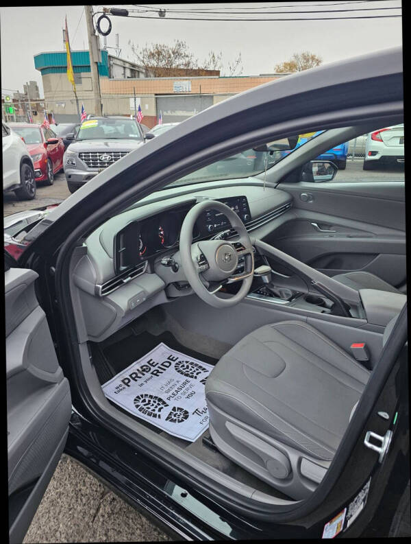 2023 Hyundai Elantra SEL