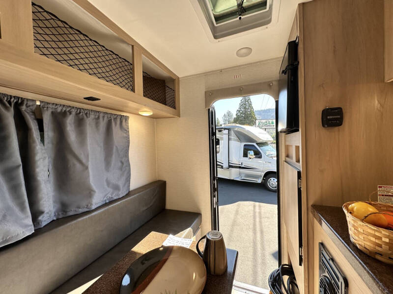 2023 Travel Lite Atom 400A / 10ft Camper