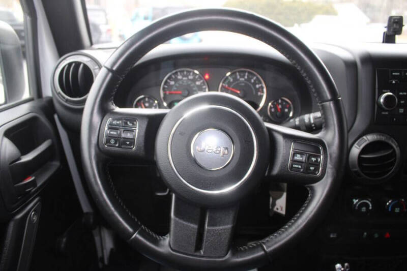 2017 Jeep Wrangler Willys Wheeler