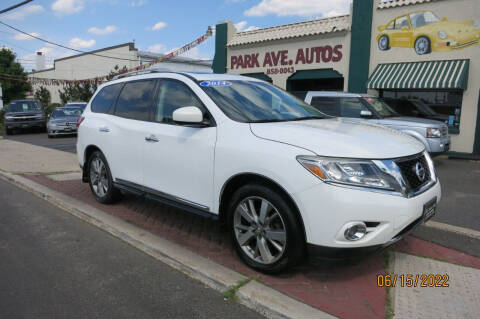 2014 Nissan Pathfinder for sale at PARK AVENUE AUTOS in Collingswood NJ