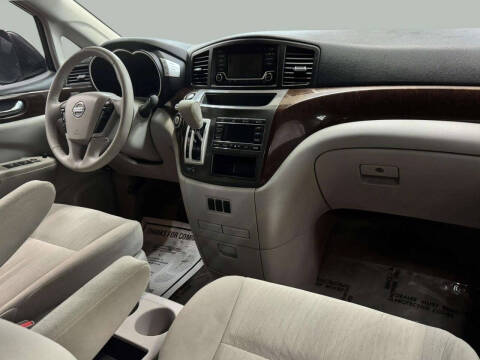 2017 Nissan Quest SV