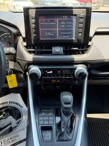 2019 Toyota RAV4 LE