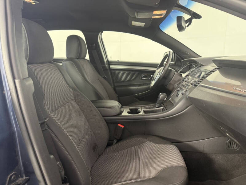2018 Ford Taurus SEL