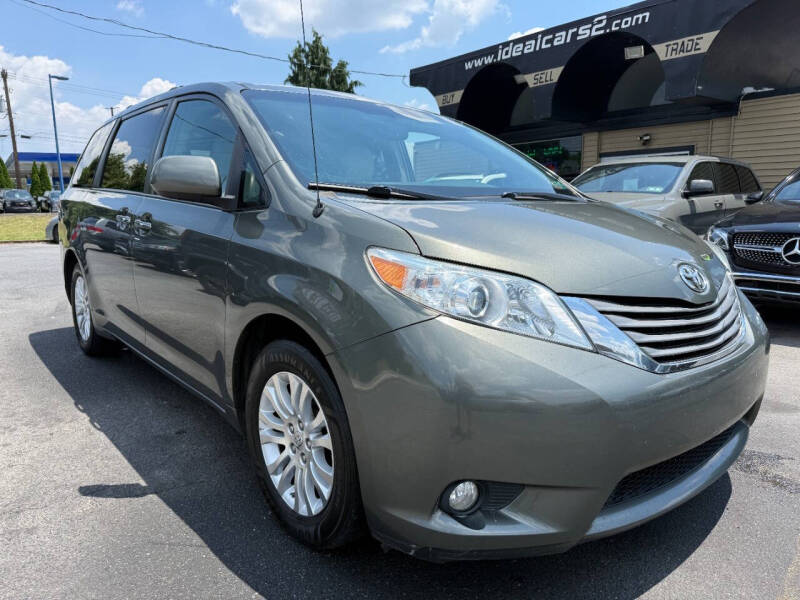 2012 Toyota Sienna XLE 8-Passenger