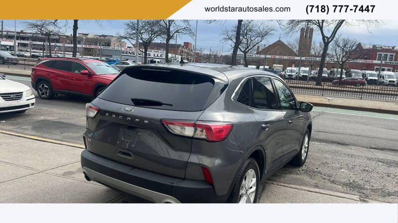 2022 Ford Escape SE