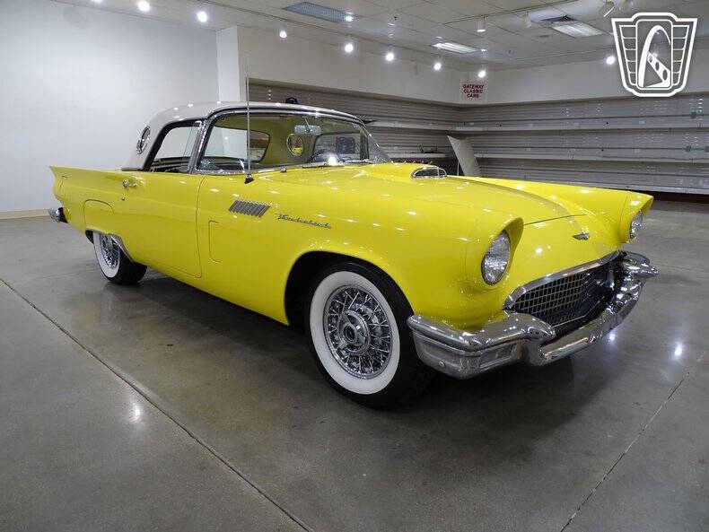 1957 Ford Thunderbird