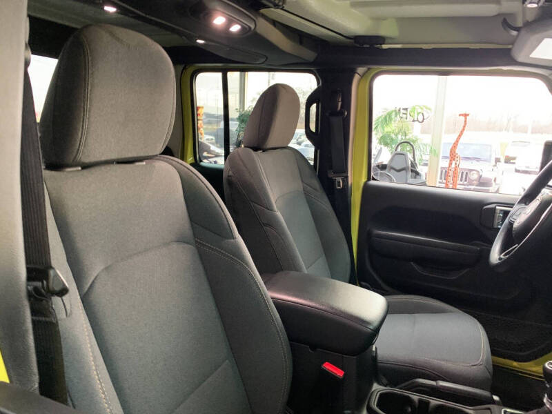 2024 Jeep Gladiator NightHawk