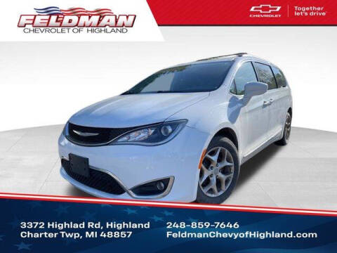 2017 Chrysler Pacifica Touring-L Photo