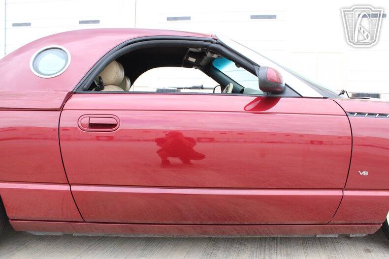 2004 Ford Thunderbird Deluxe