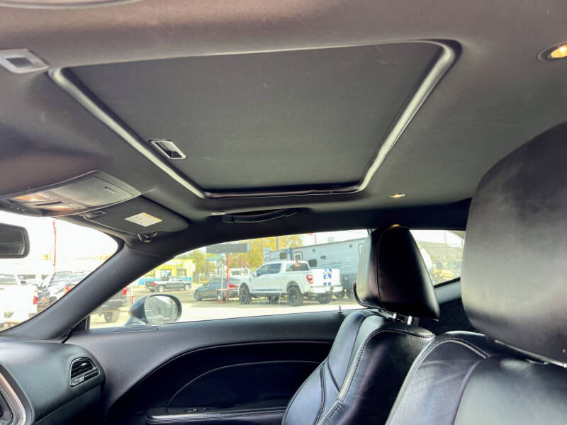 2018 Dodge Challenger SXT Plus