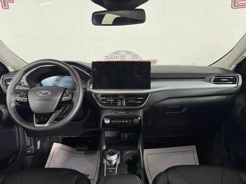 2025 Ford Escape Platinum