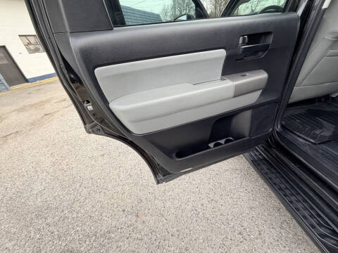 2013 Toyota Sequoia SR5