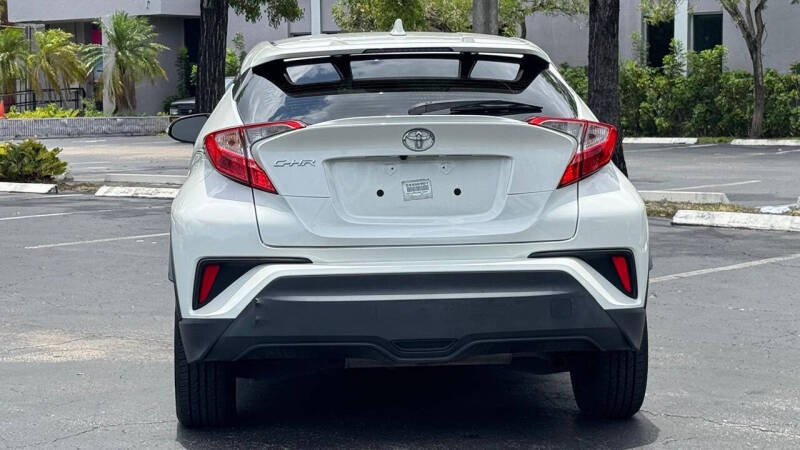 2021 Toyota C-HR LE