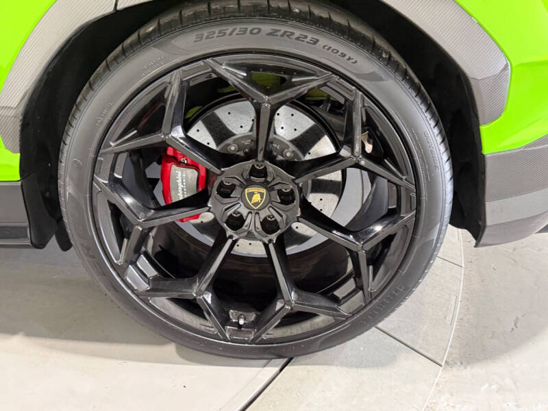 2024 Lamborghini Urus Performante