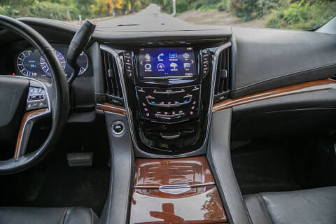 2018 Cadillac Escalade Standard