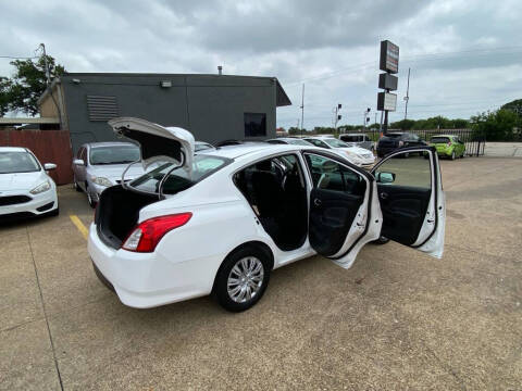 2018 Nissan Versa