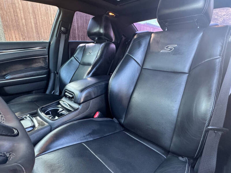 2022 Chrysler 300 S V8