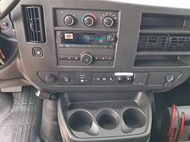 2025 Chevrolet Express 3500