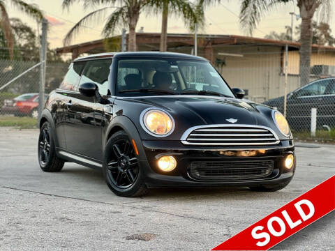 2013 MINI Hardtop for sale at EASYCAR GROUP in Orlando FL
