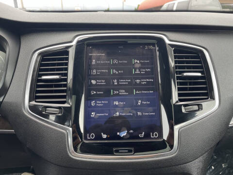 2017 Volvo XC90 T6 Momentum