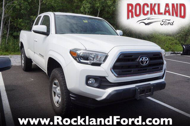2017 Toyota Tacoma SR