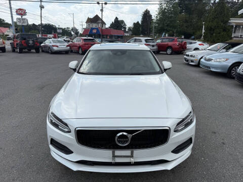 2017 Volvo S90 T6 Momentum