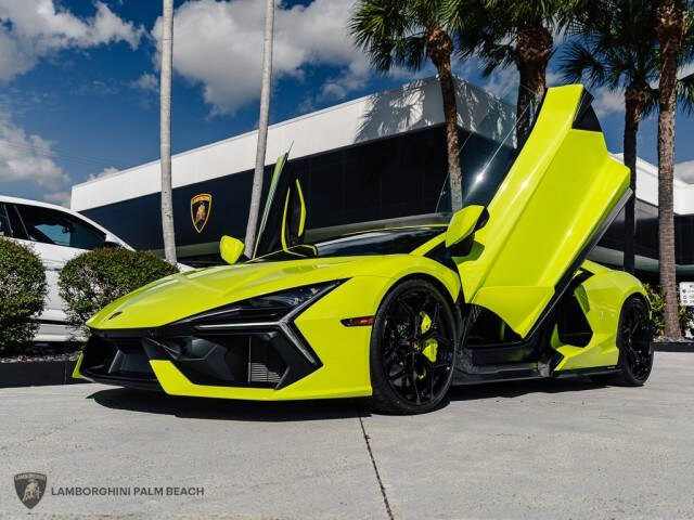2024 Lamborghini Revuelto