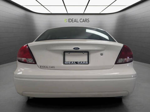 2006 Ford Taurus SE
