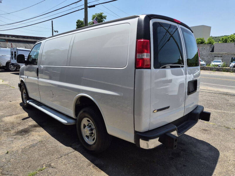 2023 Chevrolet Express 2500