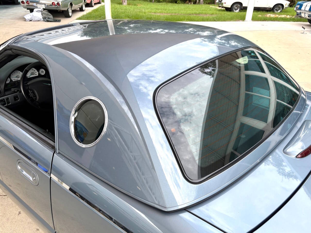 2005 Ford Thunderbird 30