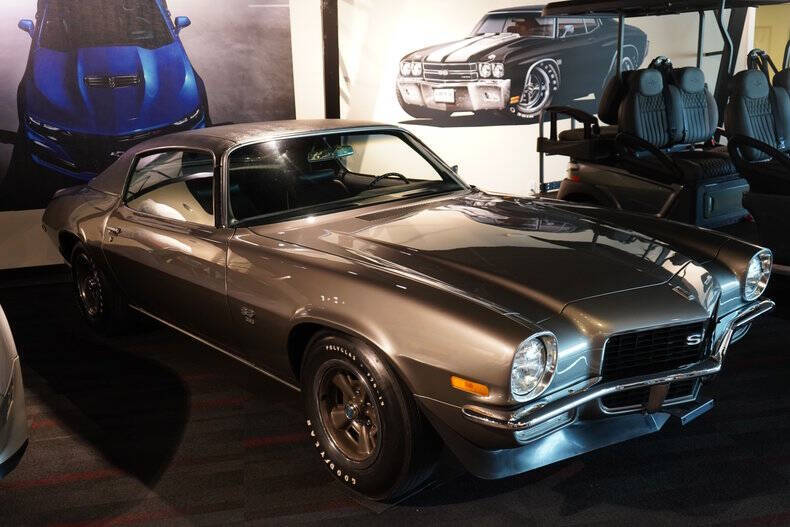 Gray 1970 Chevrolet Camaro 2