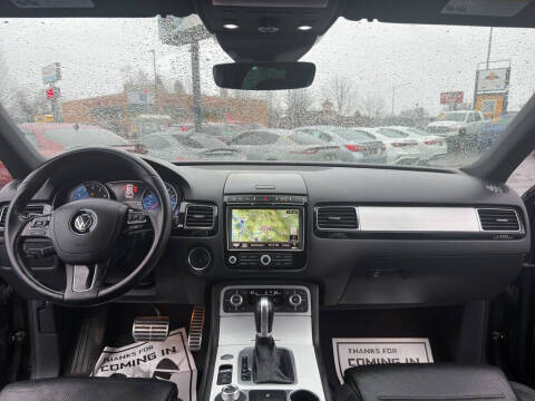 2017 Volkswagen Touareg V6 Wolfsburg