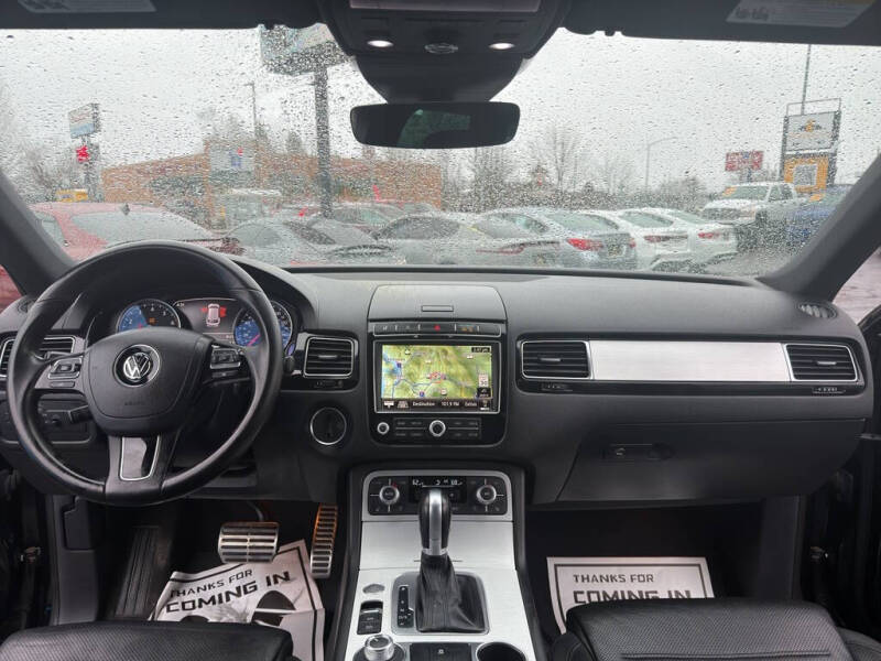 2017 Volkswagen Touareg V6 Wolfsburg