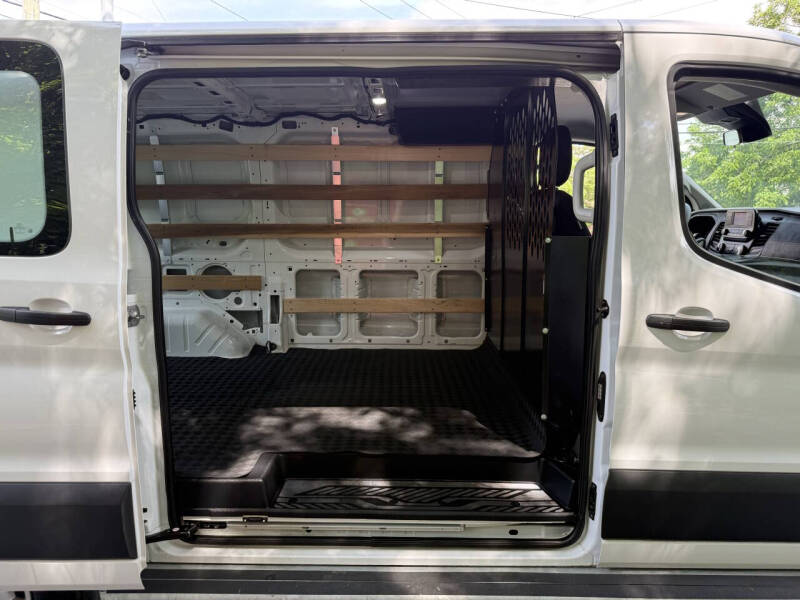 2025 Ford Transit 250