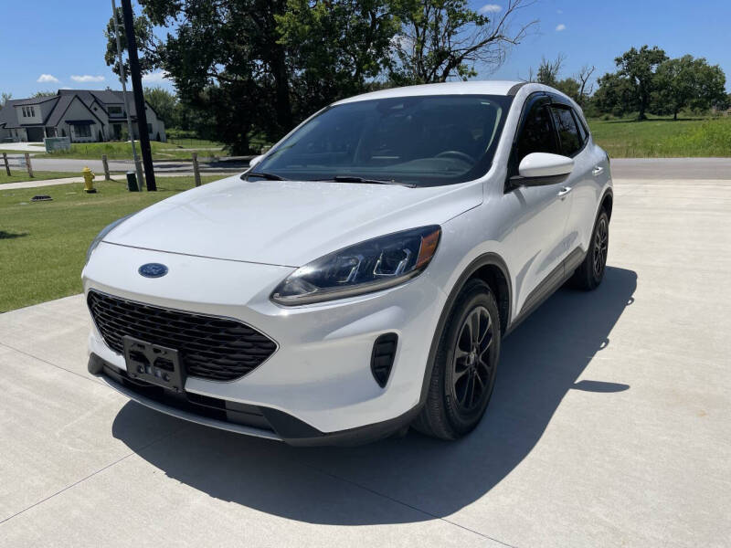 2020 Ford Escape SE's photo