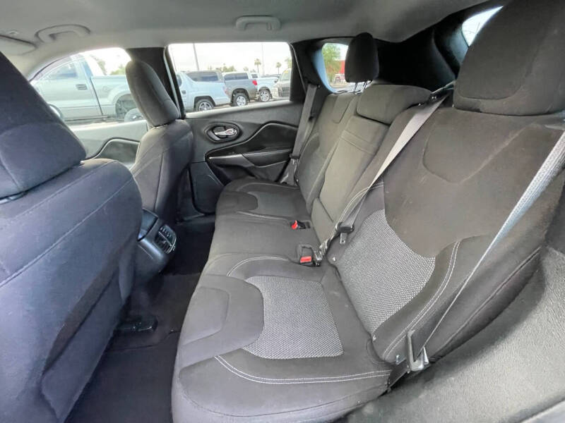 2019 Jeep Cherokee Latitude