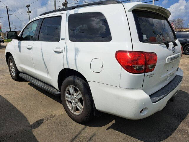 2016 Toyota Sequoia SR5