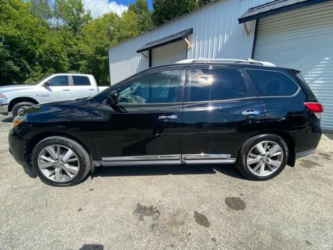 2013 Nissan Pathfinder for sale at Monroe Auto's, LLC in Parsons TN