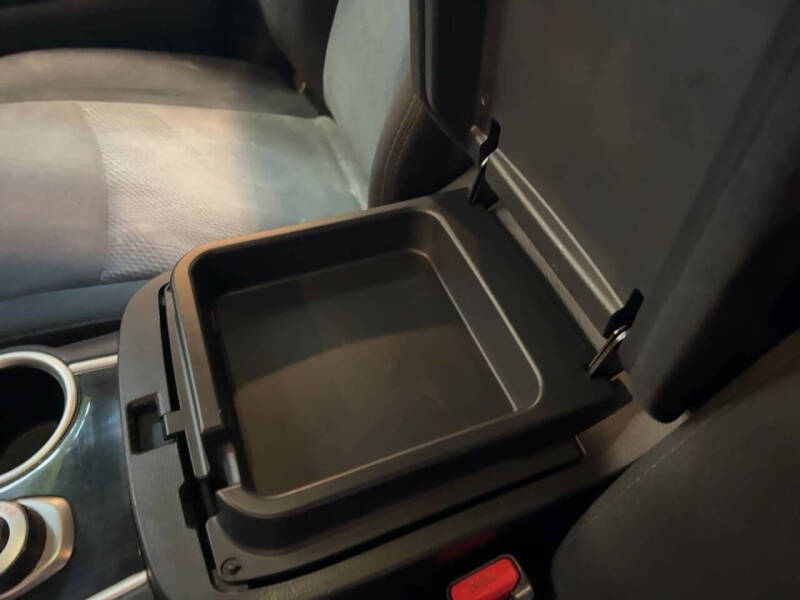 2016 Nissan Pathfinder SV