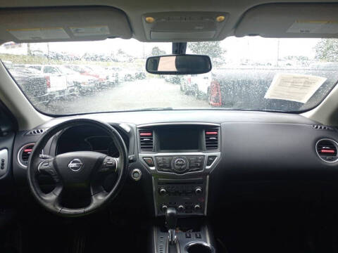 2020 Nissan Pathfinder SL