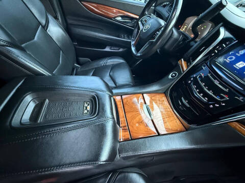 2015 Cadillac Escalade Luxury