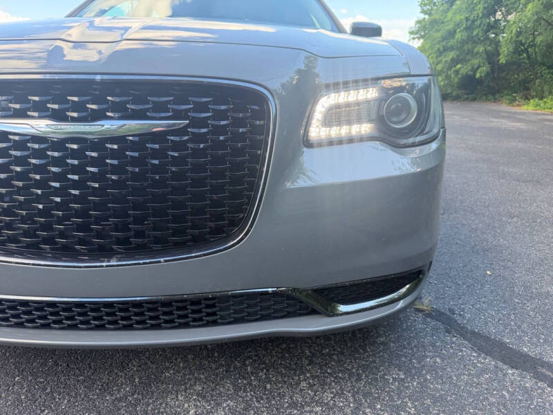 2018 Chrysler 300 Touring
