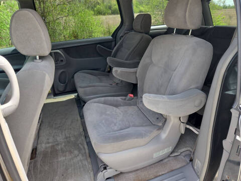 2005 Toyota Sienna LE 7 Passenger
