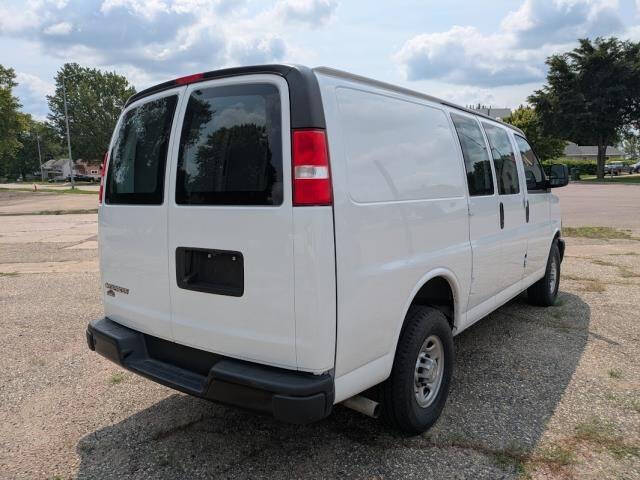 2022 Chevrolet Express 2500