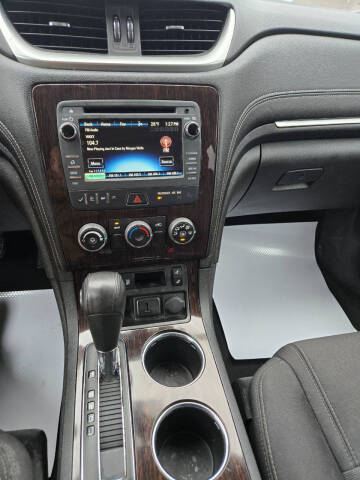 2017 Chevrolet Traverse LT