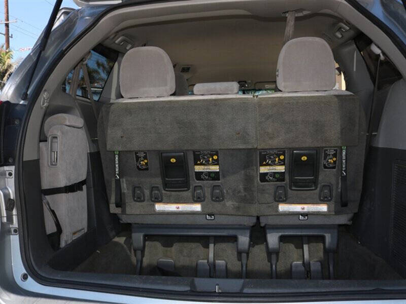 2017 Toyota Sienna LE 8-Passenger