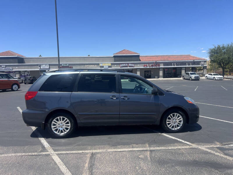 2010 Toyota Sienna LE 7-Passenger