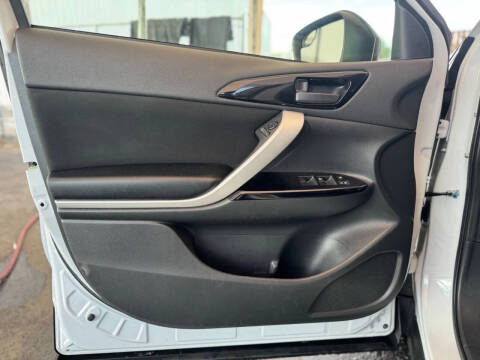 2022 Mitsubishi Eclipse Cross LE