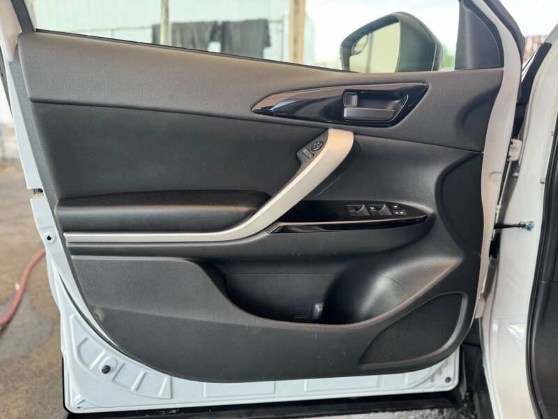 2022 Mitsubishi Eclipse Cross LE