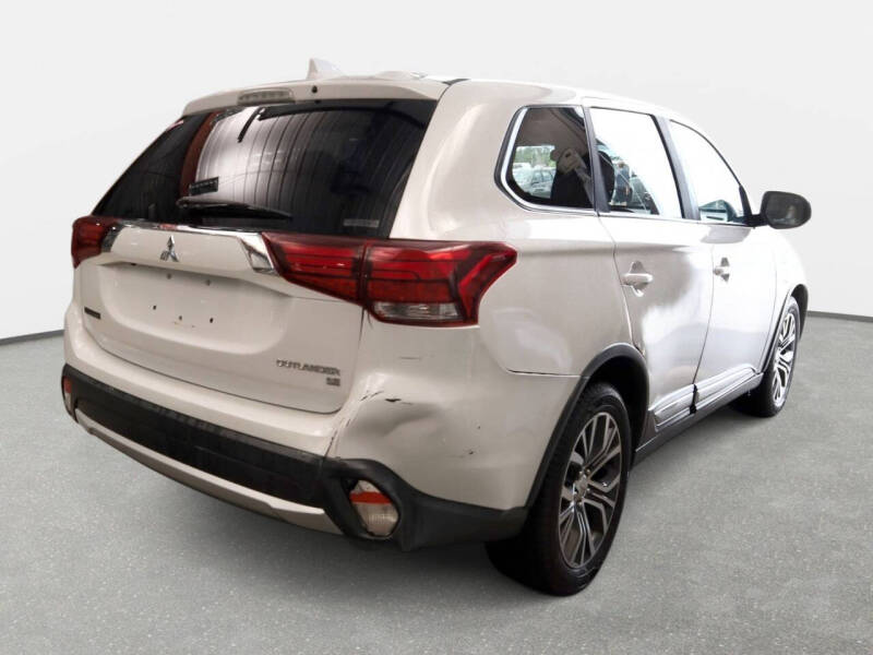 2018 Mitsubishi Outlander SE